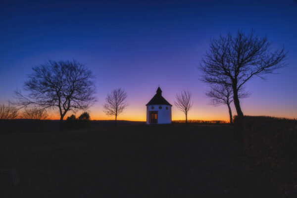 2021-02-FCa-0043-Votivkapelle-Wahlhausen-Sonnenuntergang