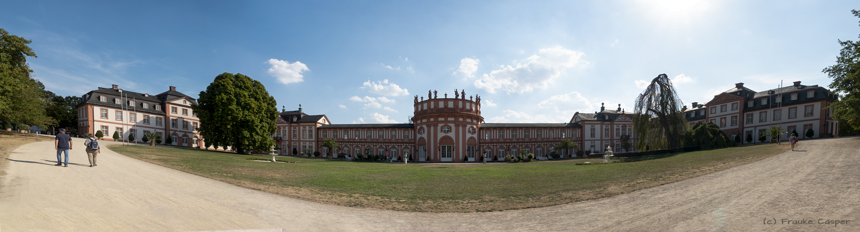 Panorama von Schloss Biebrich in Wiesbaden