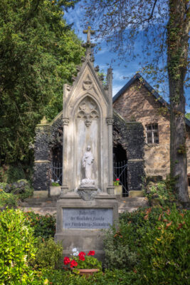 Auf dem Gel&auml;nde der Apollinariskirche Remagen