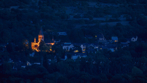 Kirche St. Peter in Sinzig (fotografiert von der Erpeler Ley)