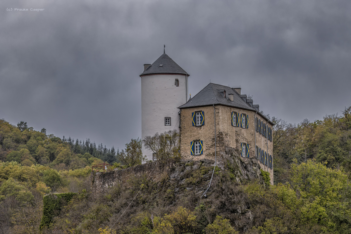 Burg Kreuzberg - die einzige noch bewohnte Burg im Ahrtal. Sie ist im Besitz der Familie von Boeselager.