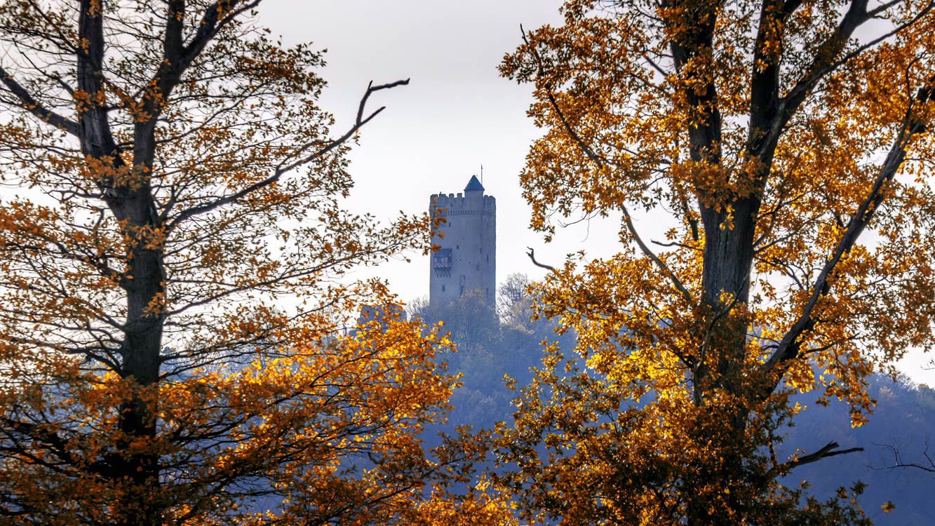 Herbstliche Burg Olbrück