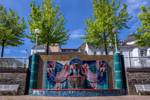 2023-05-FCa-0074-Hundertwasser-Brunnen-Bad-Ems
