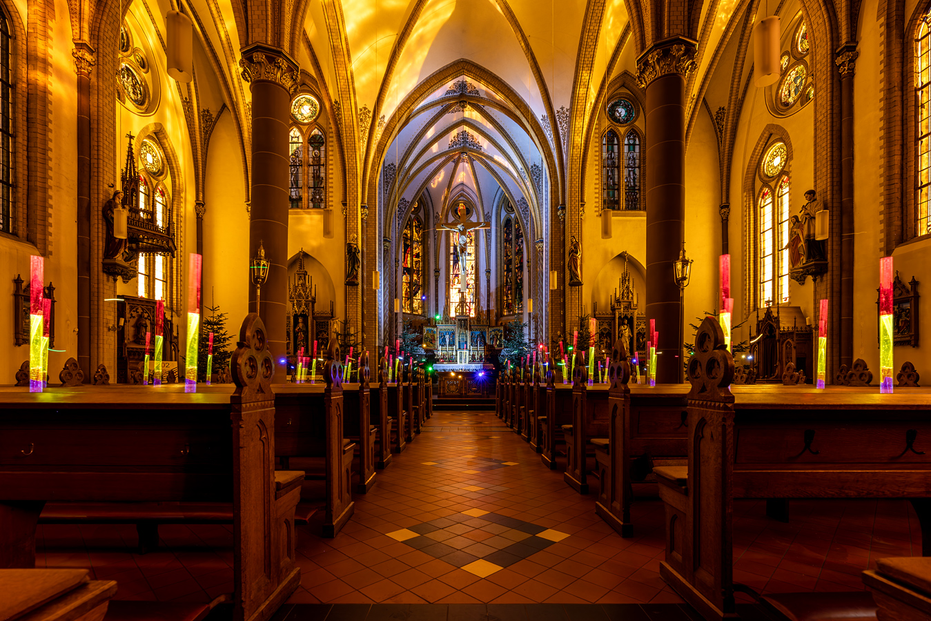 Lightpainting in der Breniger Kirche St. Evergislus
