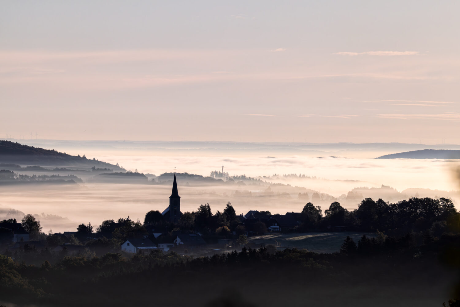 2024-10-FCa-008-Fruehmorgens-Nordeifel Frühmorgens in der Nordeifel