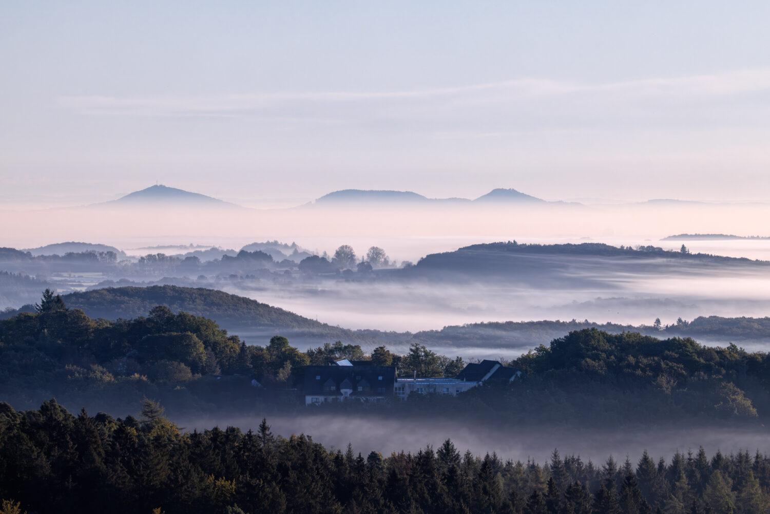2024-10-FCa-010-Fruehmorgens-Nordeifel Frühmorgens in der Nordeifel