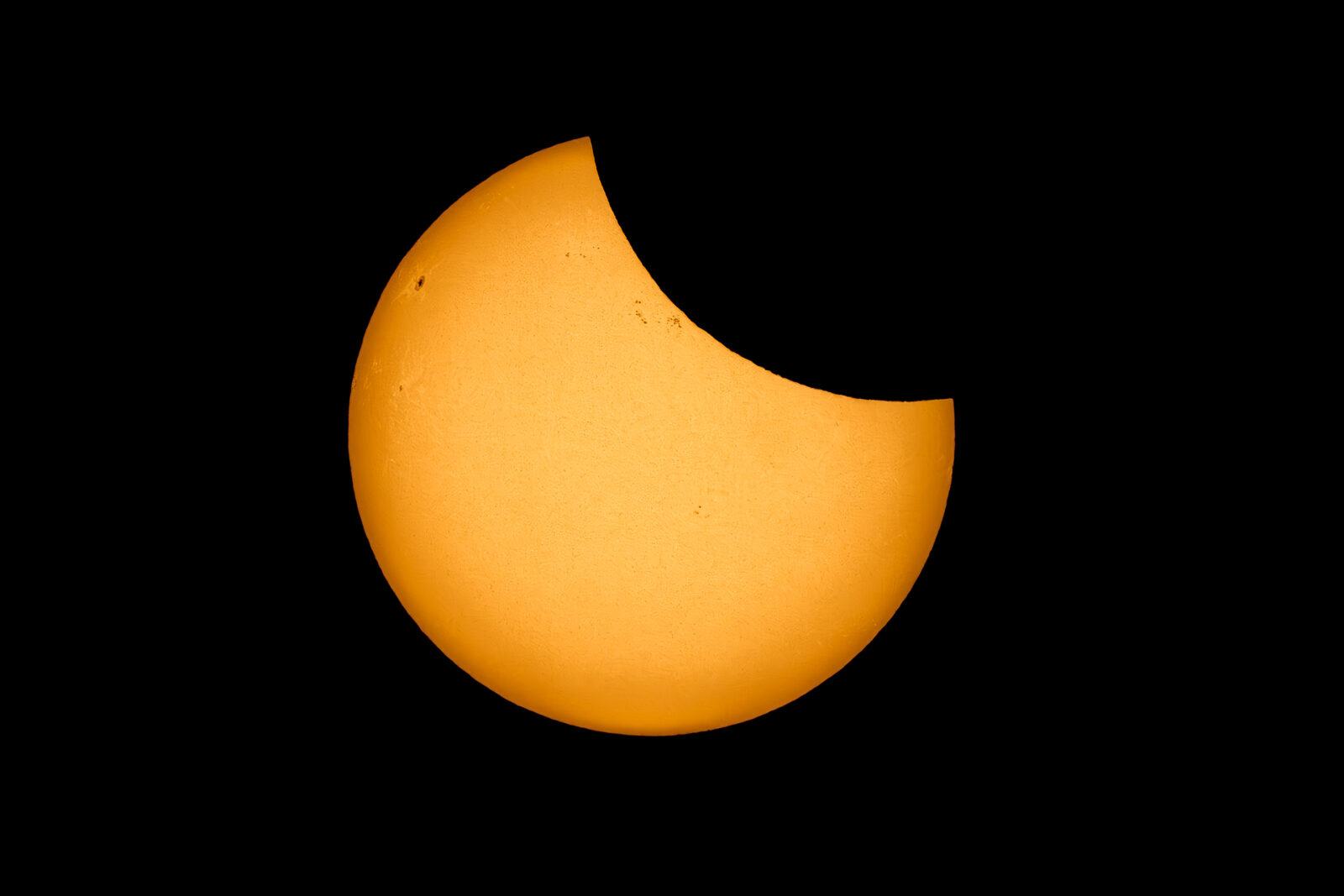 Partielle Sonnenfinsternis am 29.03.2025 über dem Vorgebirge