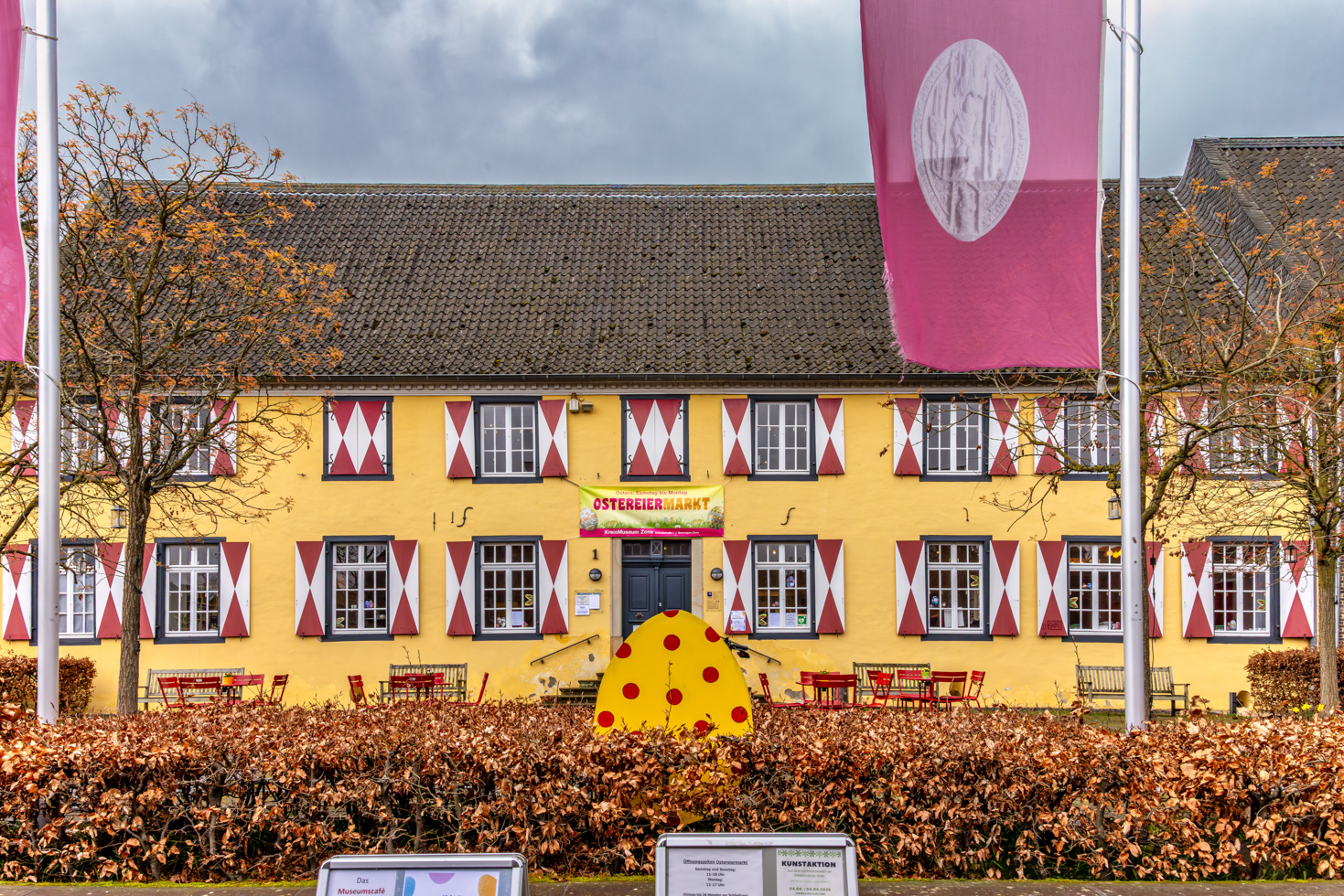 2026-04-FCa-040-Kreismuseum-Zons Das Kreismuseum Zons ist Teil der historischen Burganlage Friedestrom.