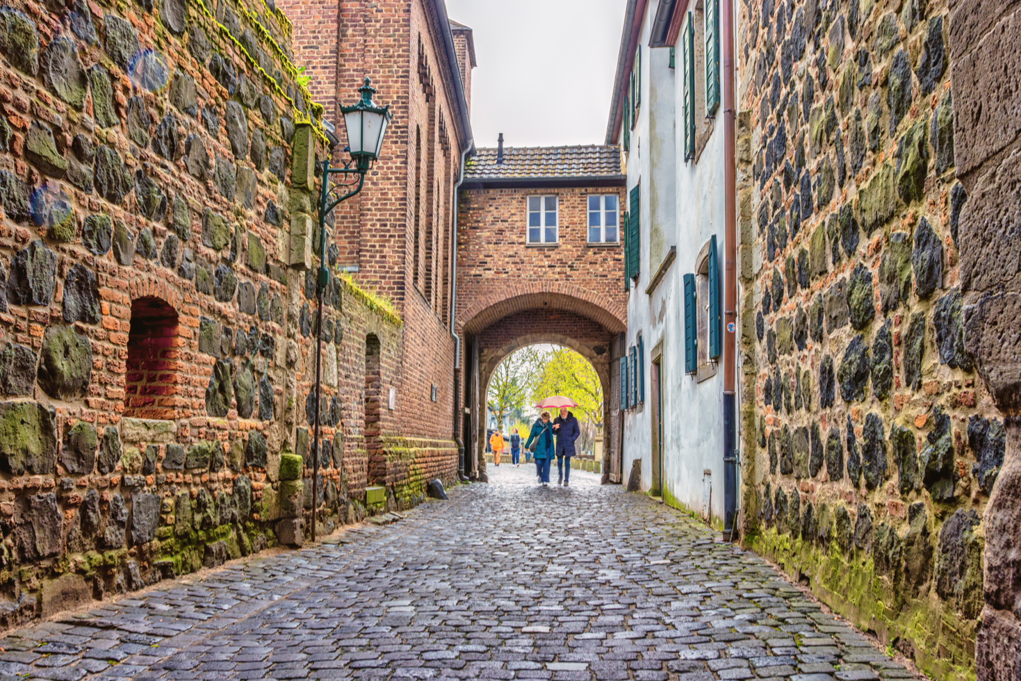 2026-04-FCa-048-Rheintor-Zons-Innenansicht Innenansicht des Zonser Rheintors
