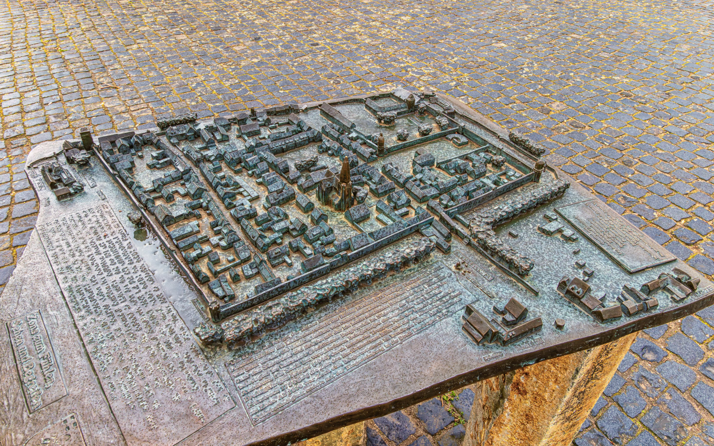 2026-04-FCa-052-3D-Zons Blindentastmodell der Altstadt von Zons