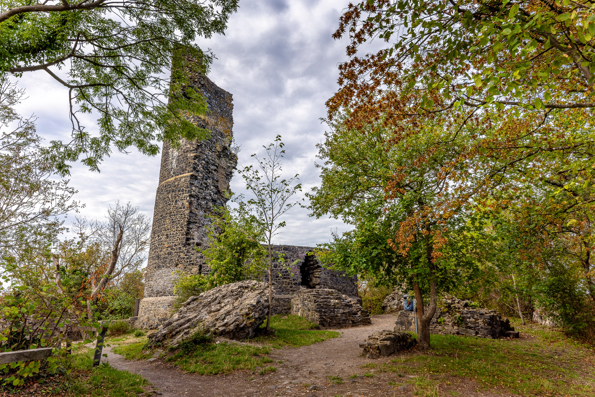 2026-09-FCa-024-Tomburg Auf dem Gelände der Tomburg