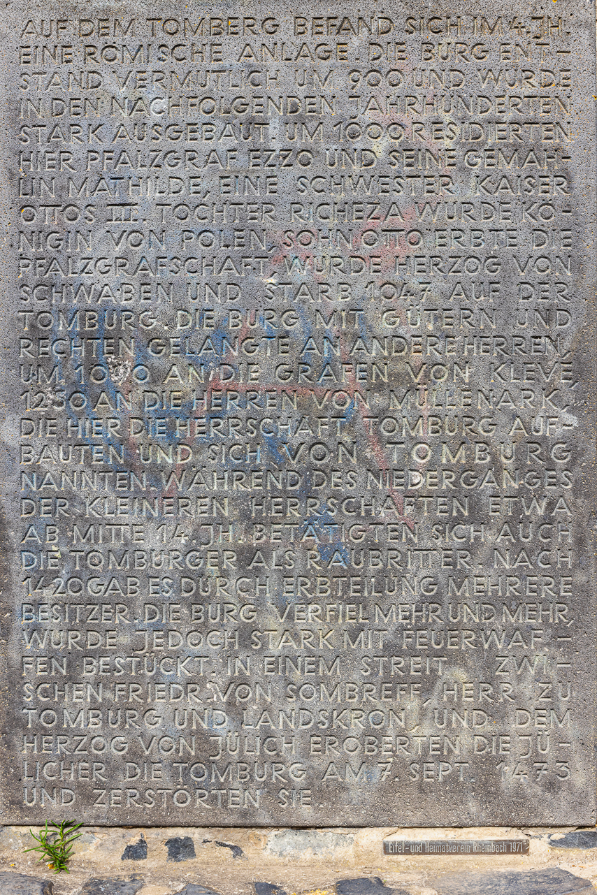 2026-09-FCa-029-Tomburg-Gelaende Infotafel auf dem Gelände der Tomburg